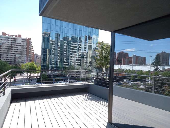 Local en 1er Piso sobre Av. Manquehue con Alonso de Córdova