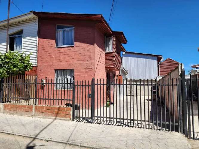Casa con 2 estacionamientos en Placilla (186460)