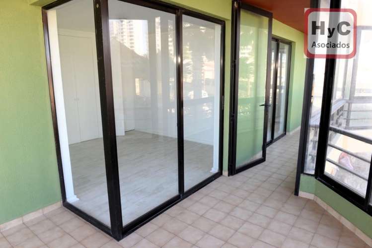 Primer piso, 3 dormitorios y 42 m² de terrazas - Imagen 7