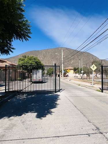 Casa en arriendo de 3 dorm. en La Serena