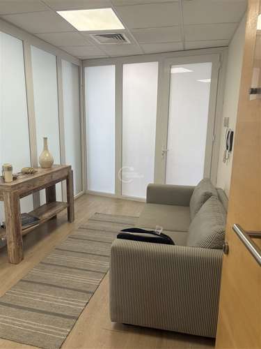 Oficina en venta en Lo Barnechea. 4 Privados. Conectividad. - Imagen 8