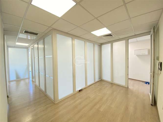 Oficina en venta en Lo Barnechea. 4 Privados. Conectividad. - Imagen 3