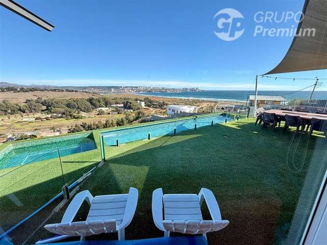 EXCLUSIVA RESIDENCIA FULL EQUIPADA CON VISTA PANORÁMICA