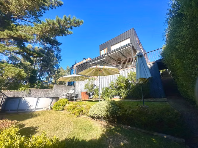 Venta Amplia Casa en Andalué