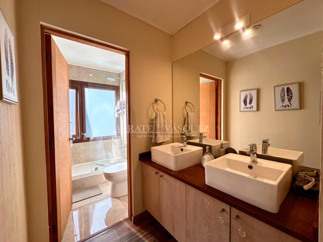 Venta Amplia Casa en Andalué