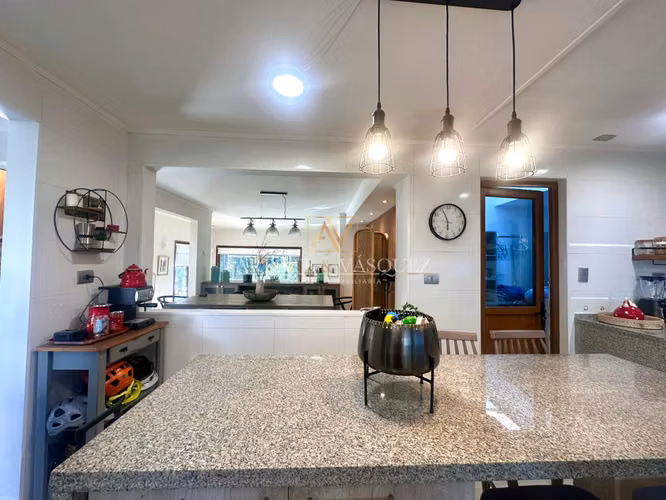Venta Amplia Casa en Andalué