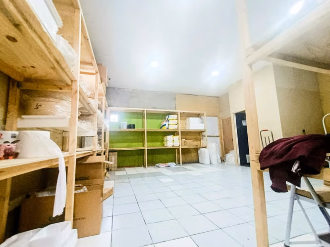 Se arrienda Local Comercial de 120 m2, excelente estado y ubicación, a 1/2 cuadra de la plaza de la ciudad