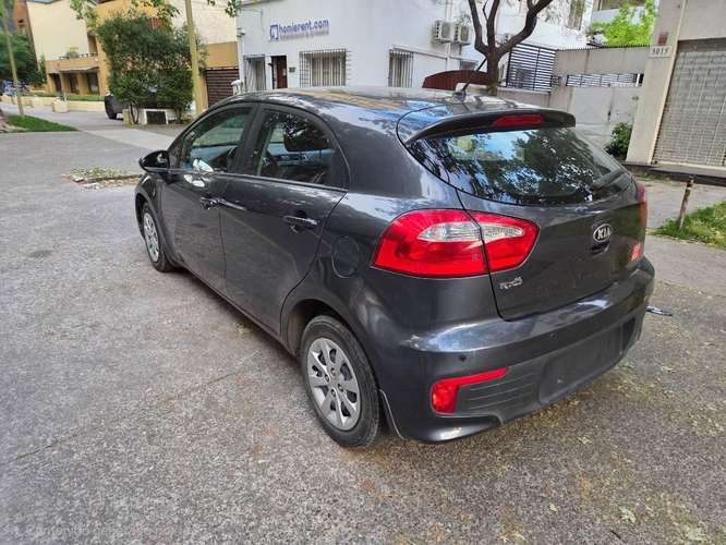 Kia Rio 5 2017 1.4 EX 4x2 AA 6MT 5P - Imagen 5