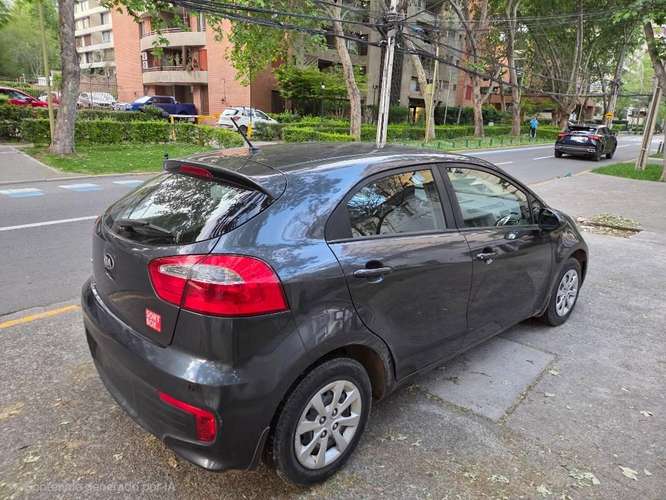 Kia Rio 5 2017 1.4 EX 4x2 AA 6MT 5P - Imagen 6