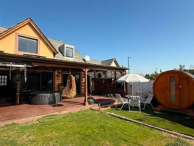 Casa en venta de 3 dorm. en La Florida