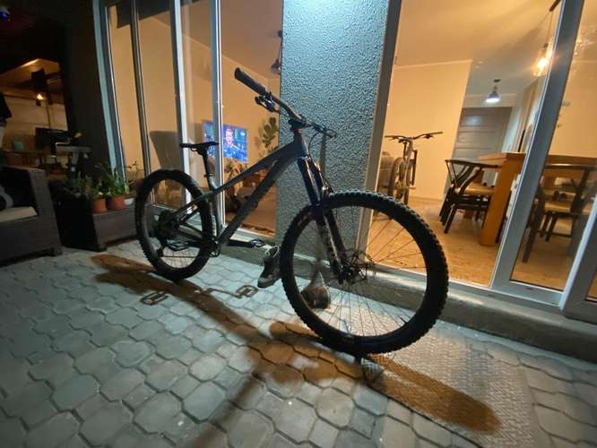 Bicicleta enduro 29”