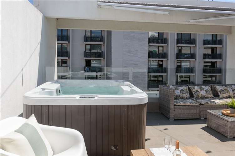 Tríplex con azotea privada y jacuzzi - La Dehesa Central - Imagen 5