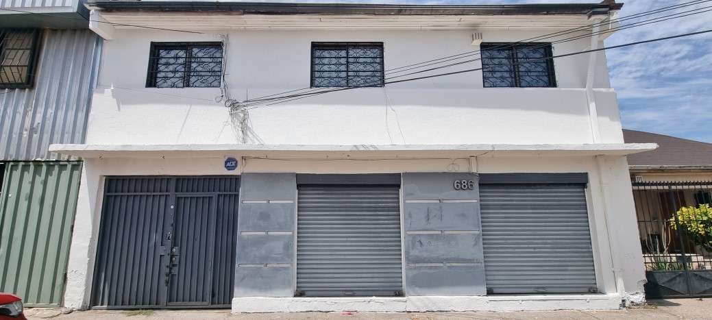 OPORTUNIDAD PROPIEDAD COMERCIAL CON OFICINAS Y TALLER