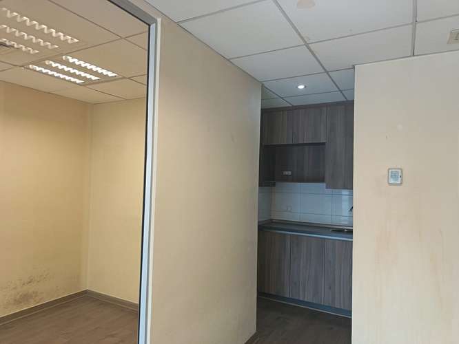 Arriendo Oficina 3P 2B estacionamiento y bodega Metro San Alberto Hurtado.