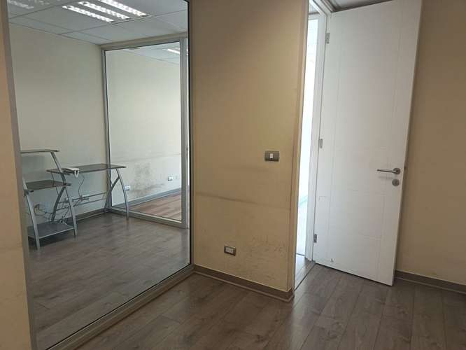 Arriendo Oficina 3P 2B estacionamiento y bodega Metro San Alberto Hurtado.