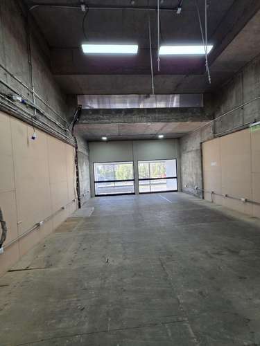 ARRIENDO LOCAL COMERCIAL FRENTE A METRO IRARRÁZAVAL