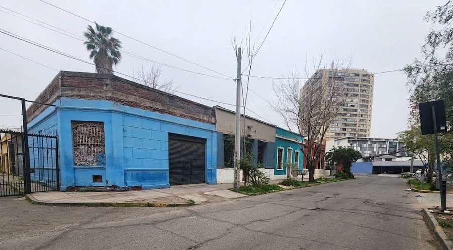 PROPIEDAD CON TRES ACCESOS-ARRIENDO COMPLETA O POR LOTES