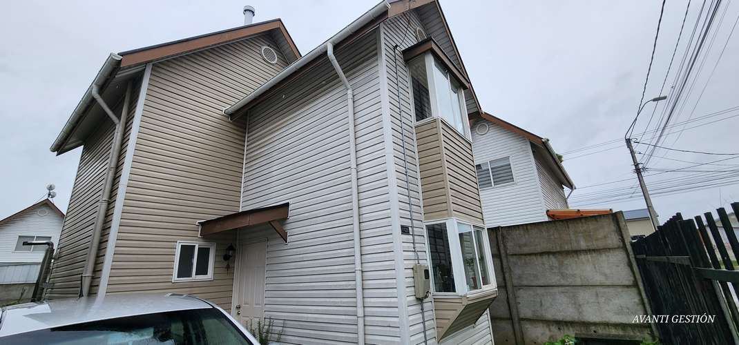 CASA EN VENTA  2 PISOS EN FRUTILLAR