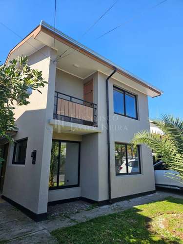 Casa Comercial 7P–3B + Estac. 8 Vehículos en Centro de Chillán.