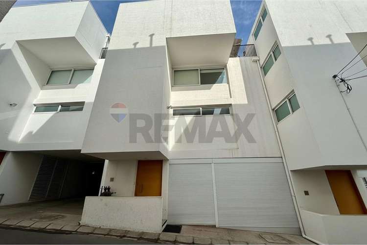 Townhouse 4d-4b-2e juan de dios vial