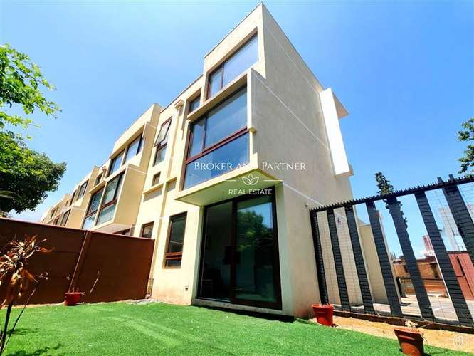 DEPARTAMENTO TownHouse en condominio a estrenar listo para habitar.