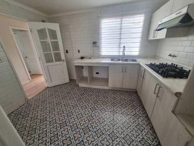 Casa recién remodelada en condominio El Pehuén (185108)
