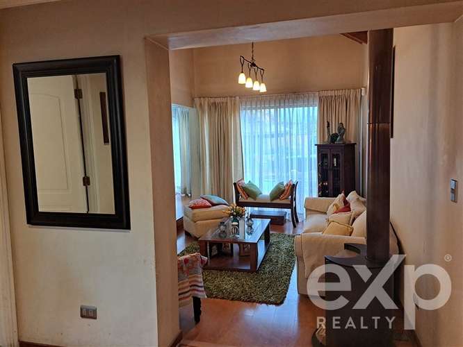 Casa en venta de 4 dormitorios, 3 baños, piscina en Machalí - Imagen 3