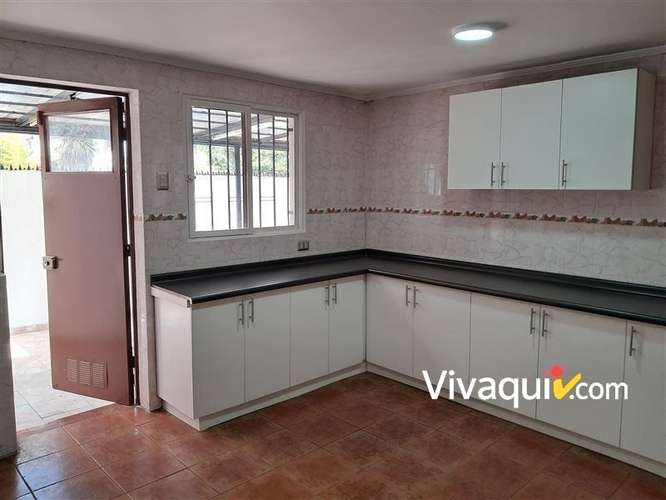 Casa en arriendo de 5 dorm. en La Reina - Imagen 8