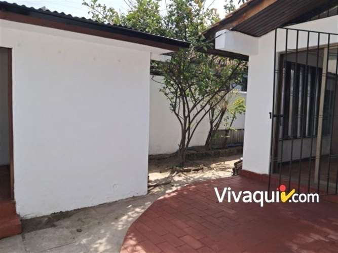 Casa en arriendo de 5 dorm. en La Reina - Imagen 2