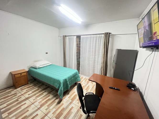 Pieza amplia con balcón y luz natural ideal para para trabajar en el Centro Antofagasta
