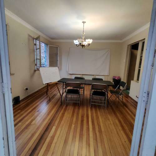 Moderna Casa con Excelente Conectividad (186848) - Imagen 9