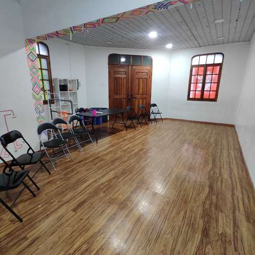 Moderna Casa con Excelente Conectividad (186848) - Imagen 23
