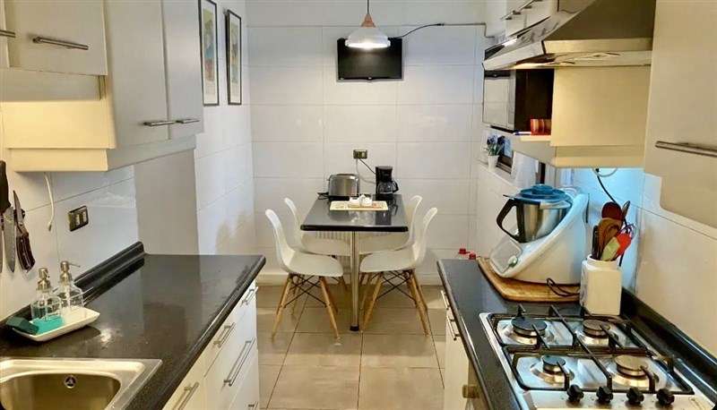 En condominio seguro y remodelada, 4D, 3B+serv, impecable - Imagen 8