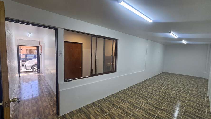 Local Comercial Remodelado Agustín Edwards con Tucapel