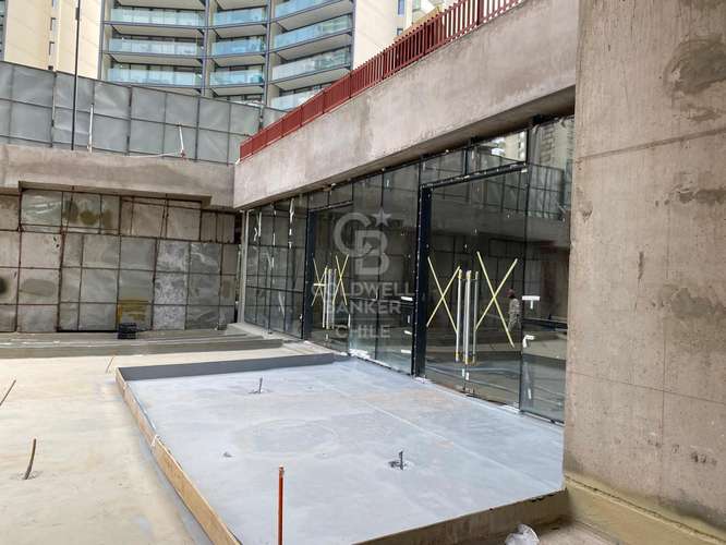 Local de 270 m2 en primer piso en Boulevard Kennedy