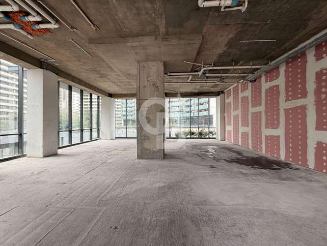 Local de 270 m2 en primer piso en Boulevard Kennedy