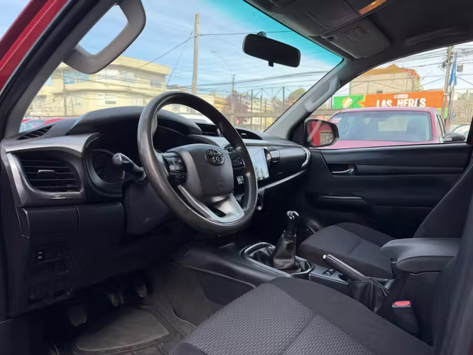 TOYOTA HILUX SR 2016 4X2 FULL - Imagen 7