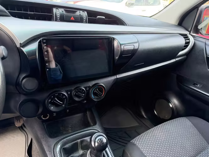 TOYOTA HILUX SR 2016 4X2 FULL - Imagen 9