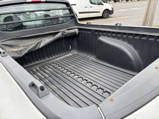 VOLKSWAGEN SAVEIRO 2023 - Imagen 8