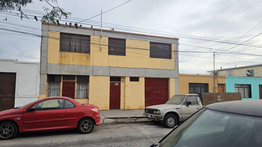 Propiedad en Venta calle Esmeralda 330 mts2 para Remodelar y hacer un Proyecto,Casa Sólida