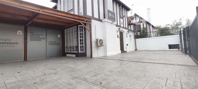 Casa Oficina en arriendo en Los Conquistadores - Providencia