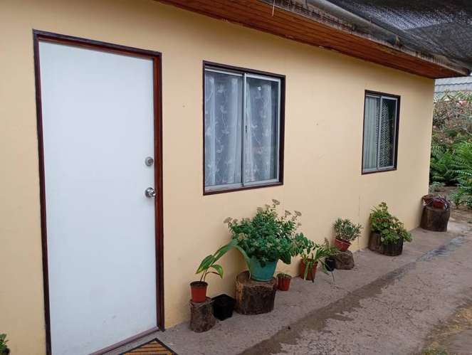 Casa con 3 deptos independientes y galpón en La Florida