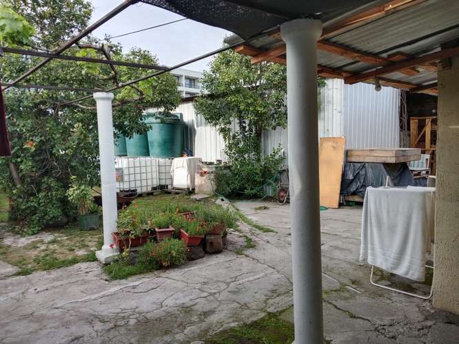 Casa con 3 deptos independientes y galpón en La Florida - Imagen 4
