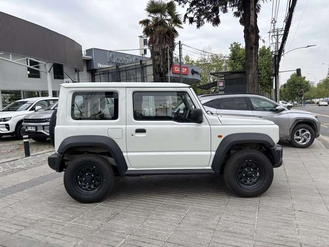 SUZUKI JIMNY 2025