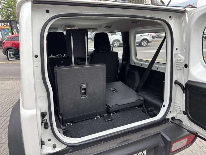SUZUKI JIMNY 2025