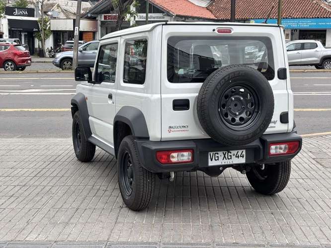 SUZUKI JIMNY 2025