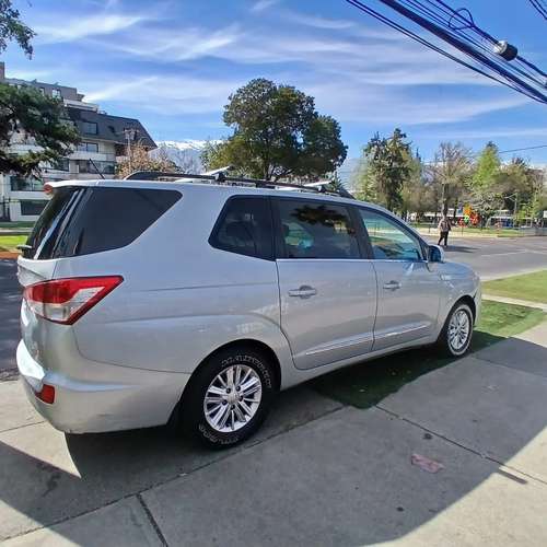 SsangYong stavic   2.0 2018 diesel - Imagen 3