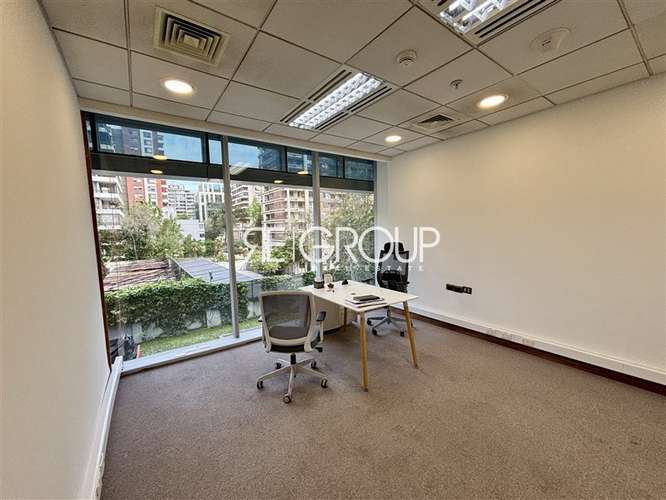 Oficina 4 privados en el Barrio El Golf - Imagen 11