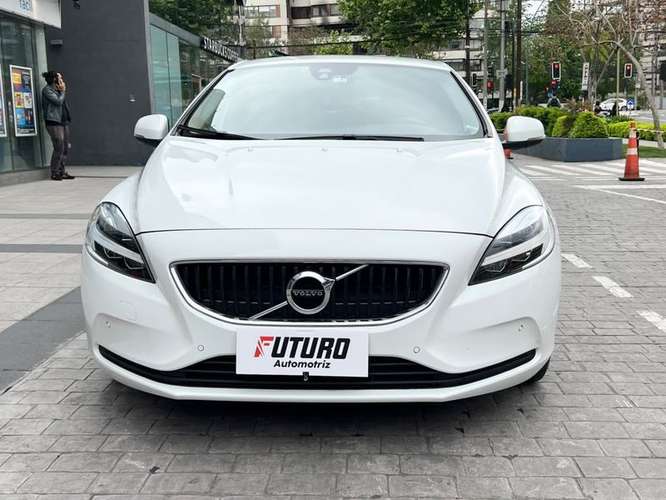 VOLVO V40 2.0 T AUT - 2020 | 5066 - Imagen 2