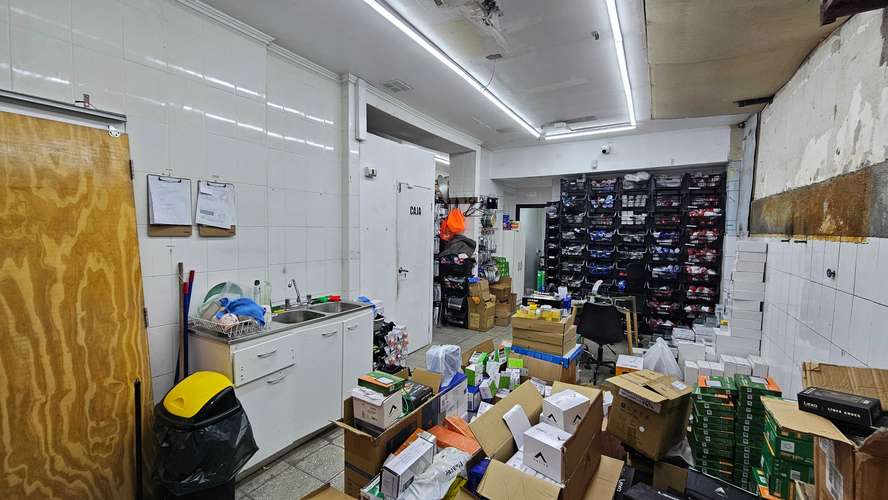 Se arrienda local comercial amplio y nuevo (87340) - Imagen 9